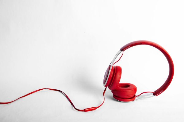 Wired headphones benefits: Are they the best choice now?